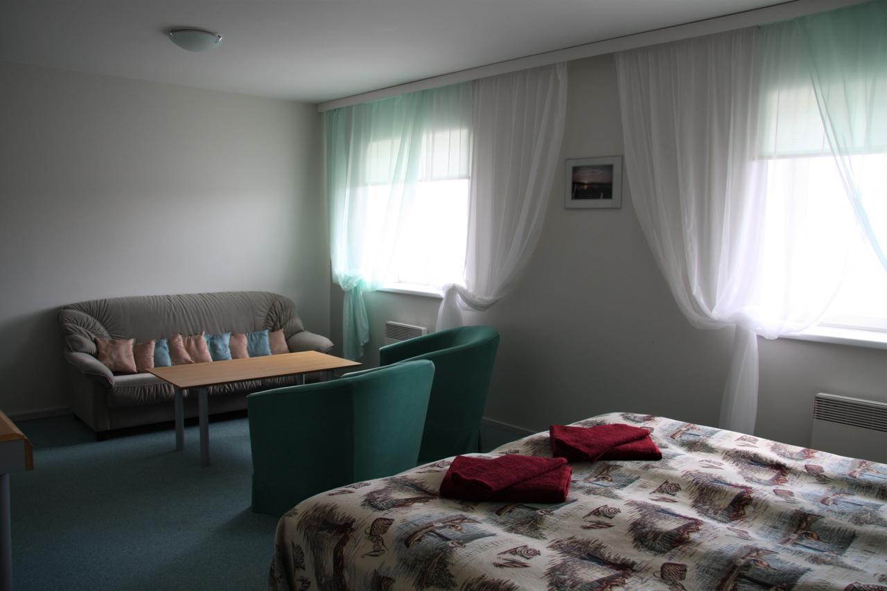 Heltermaa Hostel ภายนอก รูปภาพ